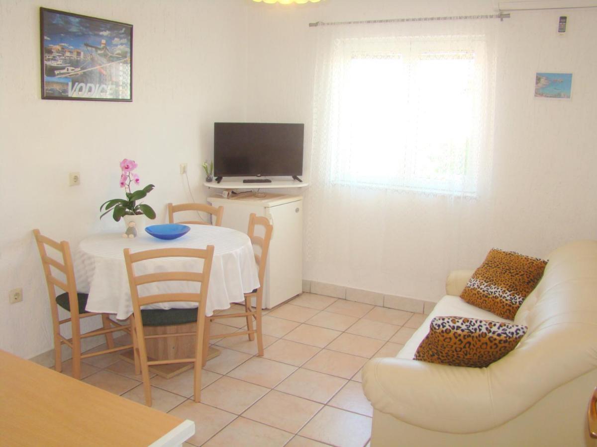Apartments Ruza Vodice Rom bilde